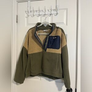 Columbia women’s green pullover fleece